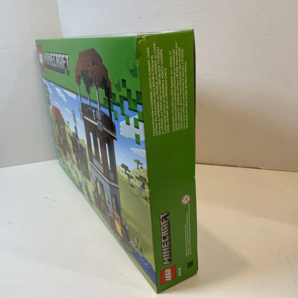 LEGO Building Kit 665pc Green Minecraft The Pillager Outpost 21278